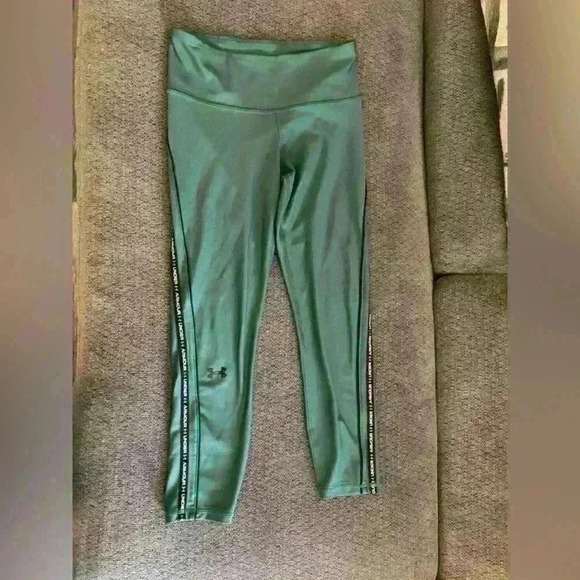 Under Armour Women's Heat Gear Compression Leggings - Sz  Medium(1356384 386) - Picture 1 of 5